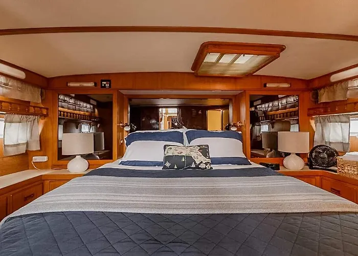 2Br Spacious & Comfy 43\' Yacht - Heat & Ac - On The Freedom Trail - Best Nights Sleep